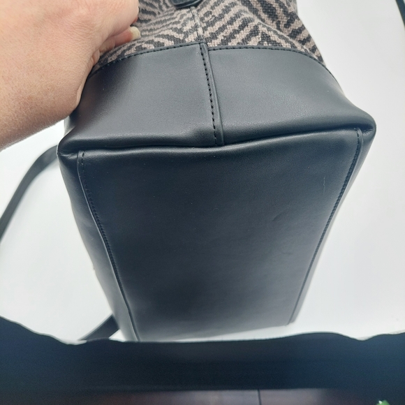 Spartina 449 lorelei barony bucket bag 10.5"(W)×10.5"(H)×6.75"(D) - Picture 7 of 12